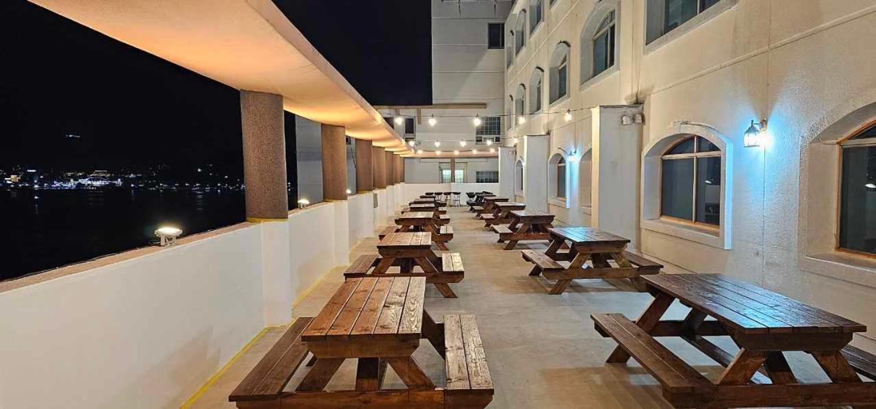 Tongyeong Bay Condo Hotel מראה חיצוני תמונה