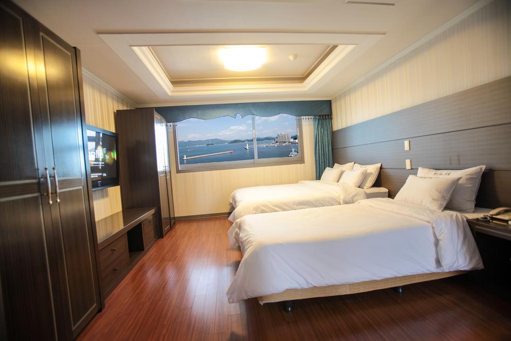 Tongyeong Bay Condo Hotel מראה חיצוני תמונה