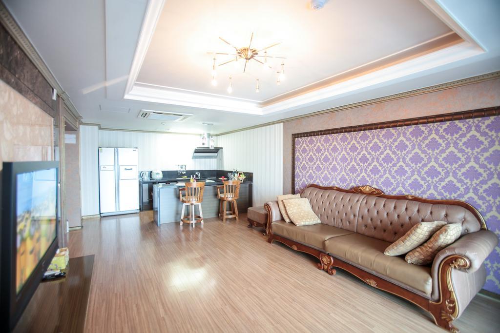 Tongyeong Bay Condo Hotel מראה חיצוני תמונה