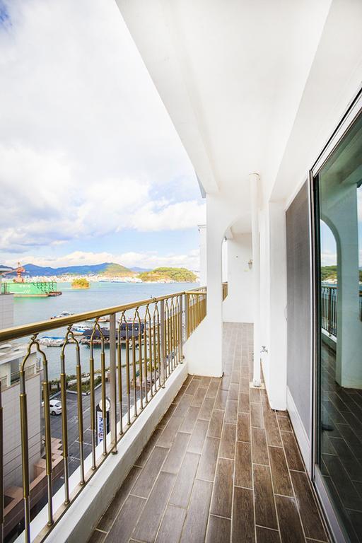 Tongyeong Bay Condo Hotel מראה חיצוני תמונה