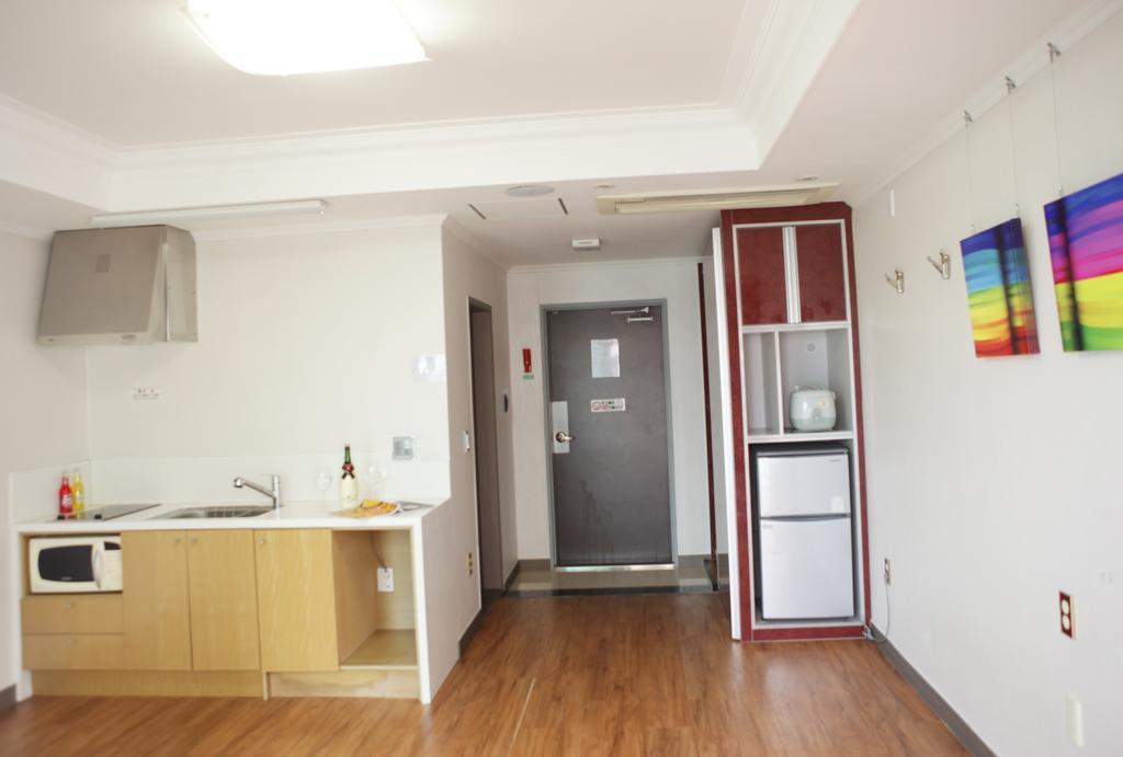 Tongyeong Bay Condo Hotel מראה חיצוני תמונה