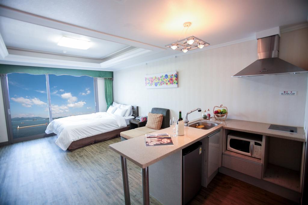Tongyeong Bay Condo Hotel מראה חיצוני תמונה