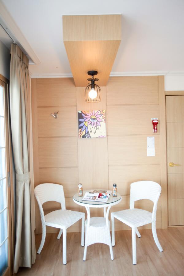 Tongyeong Bay Condo Hotel מראה חיצוני תמונה